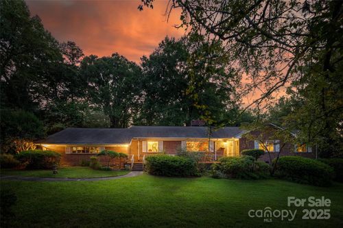 327 Livingston Dr, Charlotte, NC, 28211-4635 | Card Image