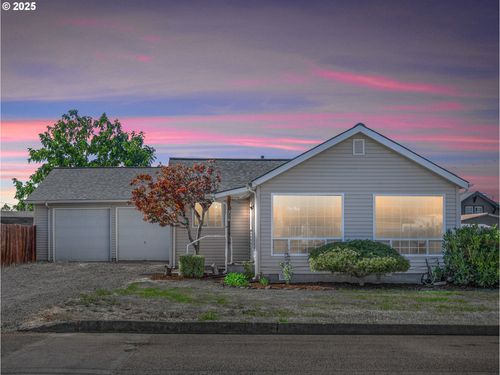 316 Berkley Ave, Molalla, OR, 97038-9132 | Card Image