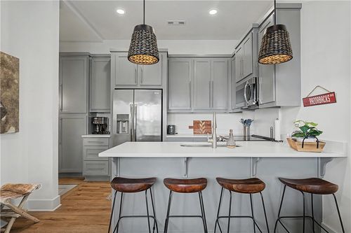 374 S Hill Ave, Fayetteville, AR, 72701-5719 | Card Image