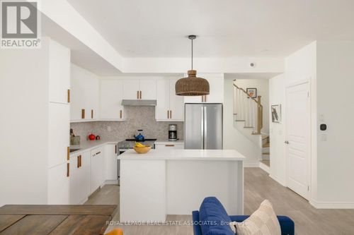3-115 Long Branch Avenue, Toronto (Long Branch), ON, M8W0A9 | Card Image