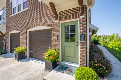 858 Yorkshire Dr, Alexandria, KY, 41001-8276 | Card Image
