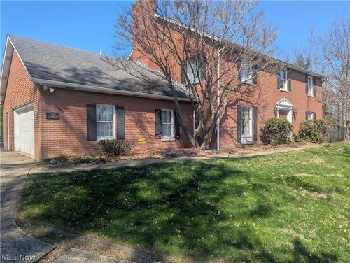 12 Wildwood Rd, Saint Clairsville, OH, 43950-1403 | Card Image