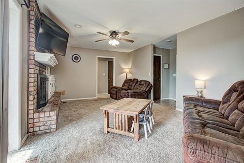 1164 Hillside Dr, Enid, OK, 73701-7758 | Card Image