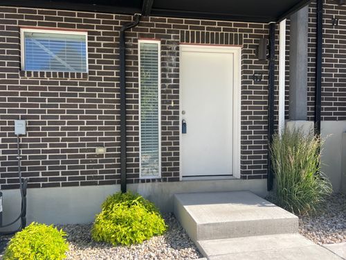 67 E Hamblin Ln, Clearfield, UT, 84015-1347 | Card Image