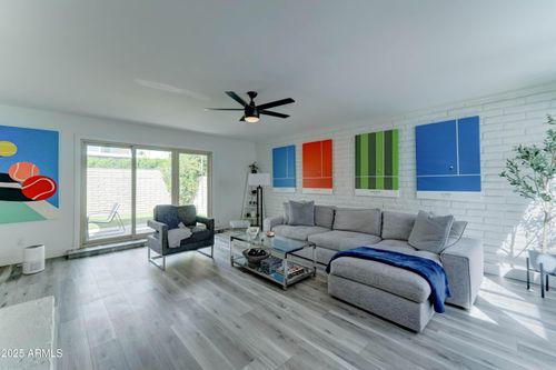 7944 E Vista Dr, Scottsdale, AZ, 85250-7652 | Card Image