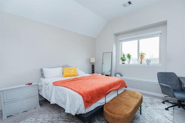 spacious bedroom 2 | Image 21