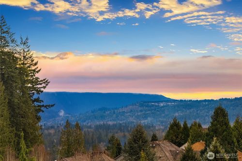 2146 277th Ave Se, Sammamish, WA, 98075-4121 | Card Image