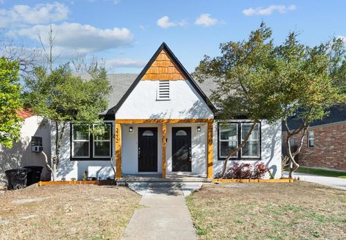 3772 W 6th St, Fort Worth, TX, 76107-2061 | Card Image