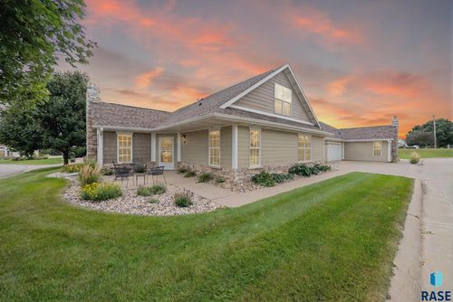 5511 E Eastbridge Pl, Sioux Falls, SD, 57110-2814 | Card Image