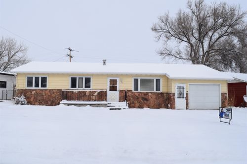 74 Mesa Verde Dr, Glenrock, WY, 82637-5179 | Card Image