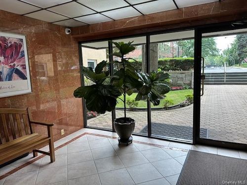 apt-2c-21 Bond St, Great Neck, NY, 11021-2027 | Card Image