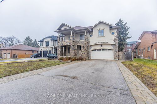 220 Weldrick Rd W, Richmond Hill, ON, L4C3V3 | Card Image
