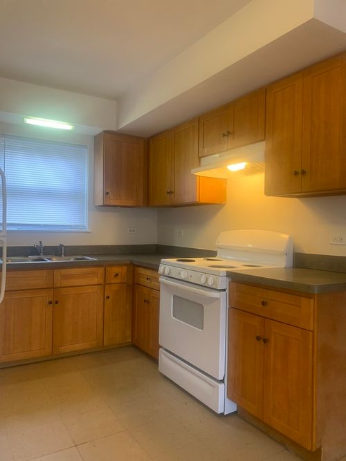 apt-8n-5700 W 35th St, Cicero, IL, 60804-4252 | Card Image
