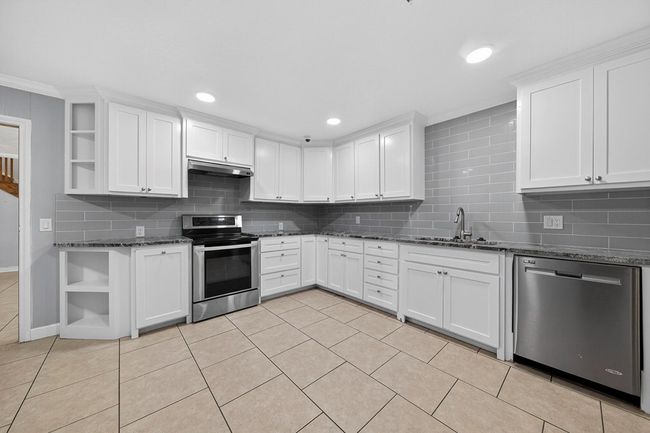 2502 W Cuthbert Ave, House other with 5 bedrooms, 4 bathrooms and null parking in Midland TX | Image 11