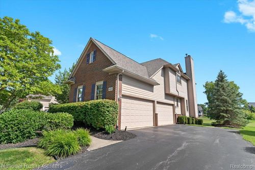 45822 Bristol Cir, Novi, MI, 48377-3900 | Card Image