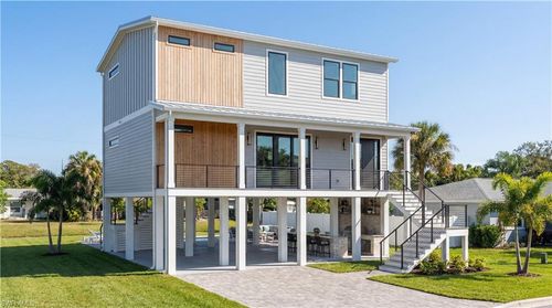 140 Jefferson St, FORT MYERS BEACH, FL, 33931-3718 | Card Image