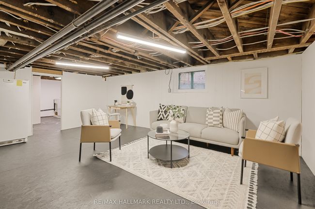 333 Sackville St, House attached with 3 bedrooms, 2 bathrooms and null parking in Toronto ON | Image 29