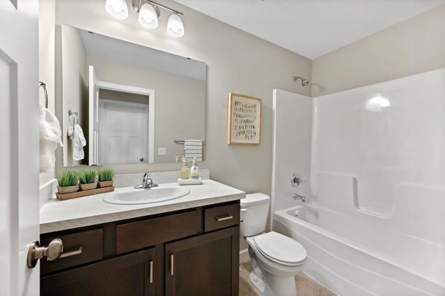 11. Main Bath.jpg | Image 12