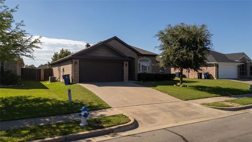 944 Thistle Meade Cir, Burleson, TX, 76028-6799 | Card Image