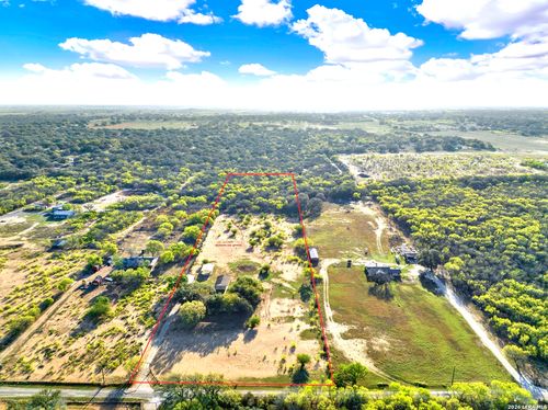 386 County Road 763, Devine, TX, 78016-4568 | Card Image