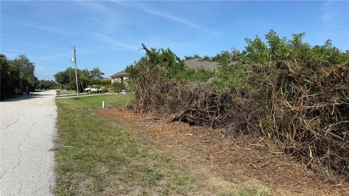 7432 Memorial Dr, PORT CHARLOTTE, FL, 33981-6661 | Card Image
