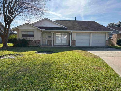 407 N 35th St, Nederland, TX, 77627-7120 | Card Image