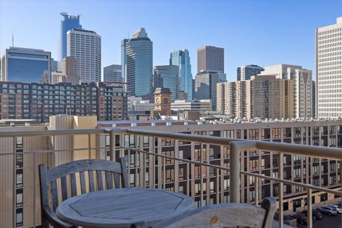 823-401 S 1st St, Minneapolis, MN, 55401-2566 | Card Image
