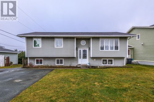 8 Mcfayden St, Torbay, NL, A1K1C2 | Card Image