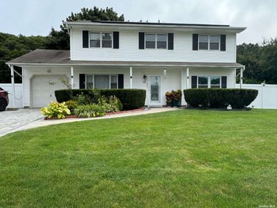 47 Bellwood Avenue, House other with 3 bedrooms, 2 bathrooms and null parking in South Setauket NY | Image 1