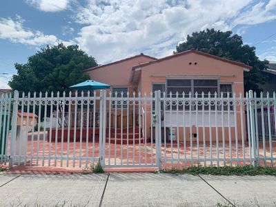 300 Nw 13th Ave, Home with 0 bedrooms, 0 bathrooms and 4 parking in Miami FL | Image 1