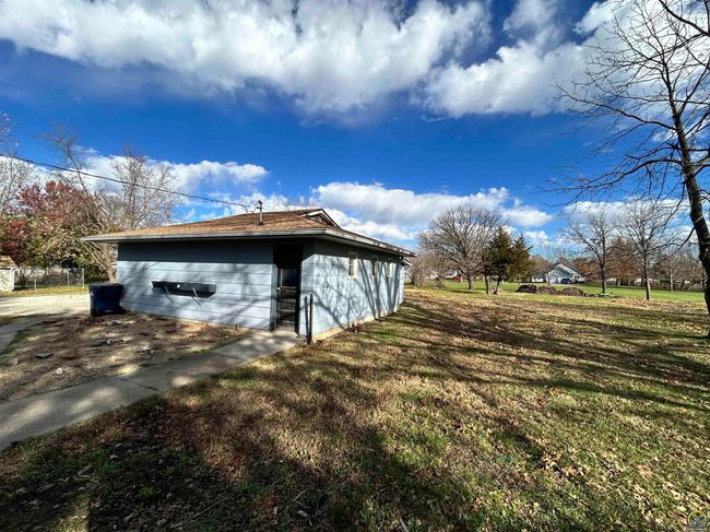 718 S 9 Th St, House other with 4 bedrooms, 2 bathrooms and null parking in Osage City KS | Image 4