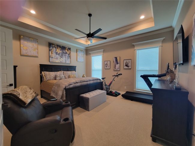 molding, carpet floors, a ceiling fan, and recessed lighting | Image 18