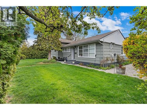 471 Cadder Ave, Kelowna, BC, V1Y5N2 | Card Image