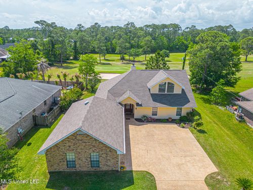 113 Fernwood Dr, Pass Christian, MS, 39571-2535 | Card Image