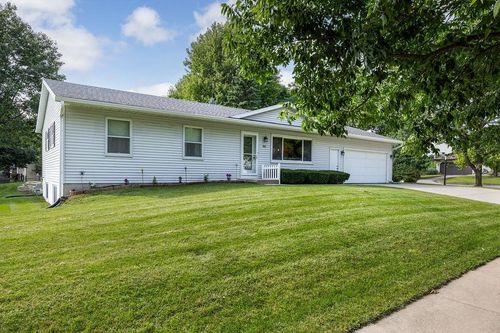 835 S Main Street, Oregon, WI, 53575-3207 | Card Image