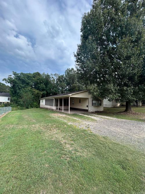 833 Wade St, Arkadelphia, AR, 71923-6227 | Card Image