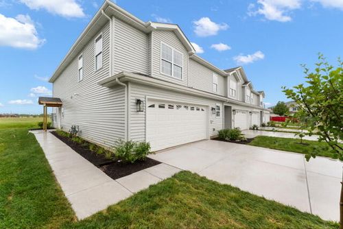 9561 Luebcke Ln, Crown Point, IN, 46307-6267 | Card Image