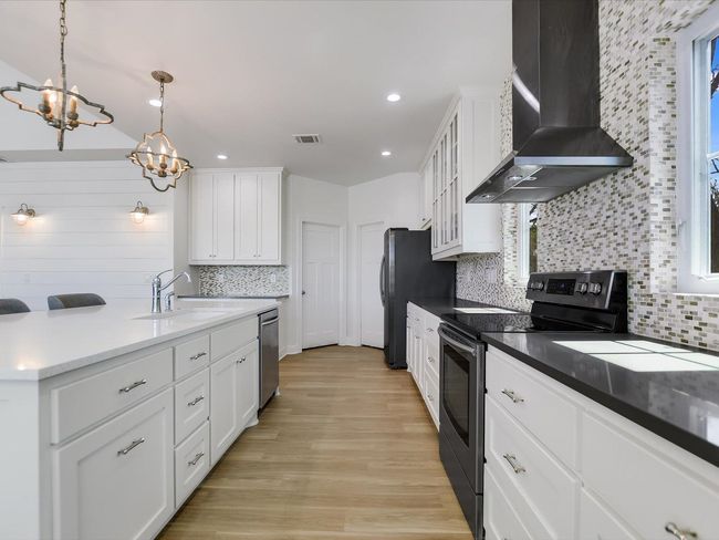 1332 S Lakeside Dr, House other with 4 bedrooms, 3 bathrooms and null parking in Burnet TX | Image 12