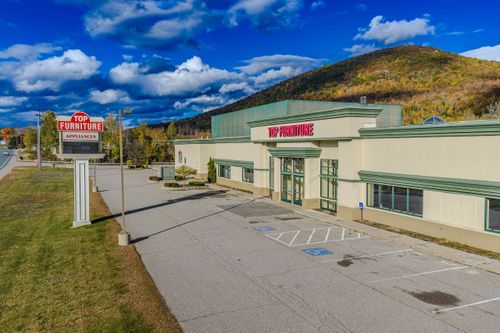 570 Main Street, Gorham, NH, 03581 | Card Image