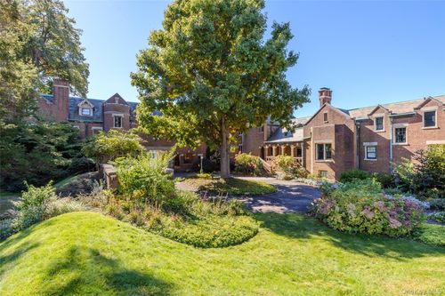 31 Fort Hill Dr, Lloyd Harbor, NY, 11743-9604 | Card Image