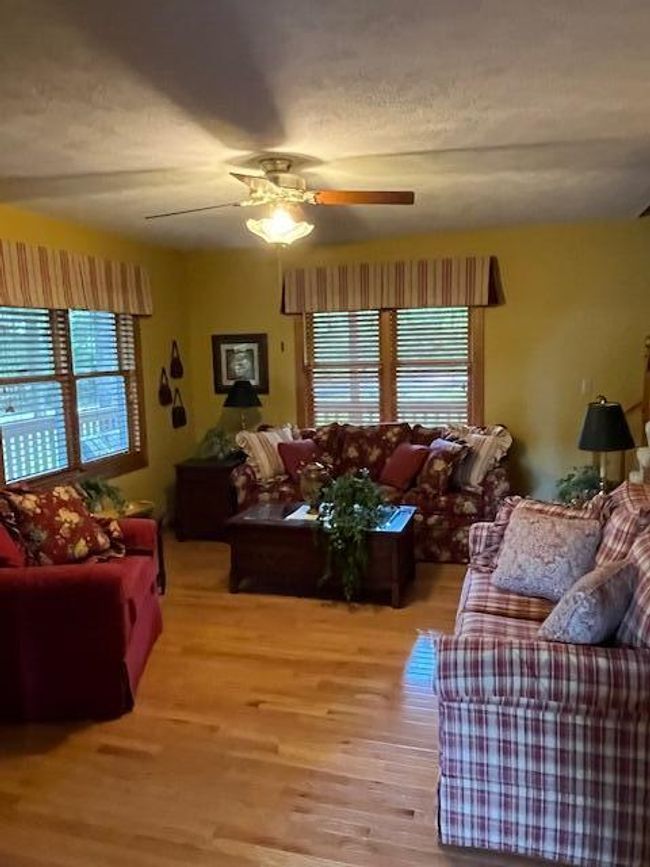 Living Room | Image 23