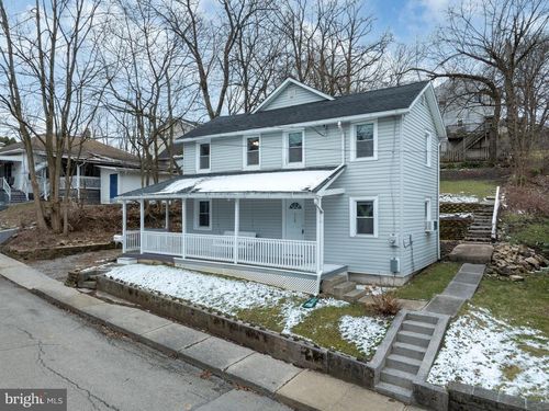 328 E Logan St, BELLEFONTE, PA, 16823-2024 | Card Image
