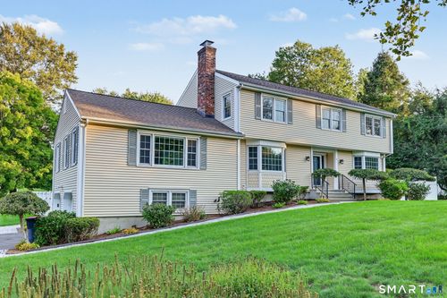 52 Mallett Dr, Trumbull, CT, 06611-1602 | Card Image