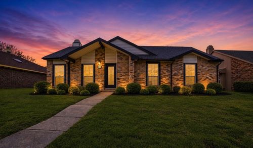 2929 Kingswood Dr, Garland, TX, 75040-8729 | Card Image