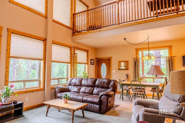 6 Three Point Rd, House other with 4 bedrooms, 3 bathrooms and 2 parking in Cascade ID | Image 13