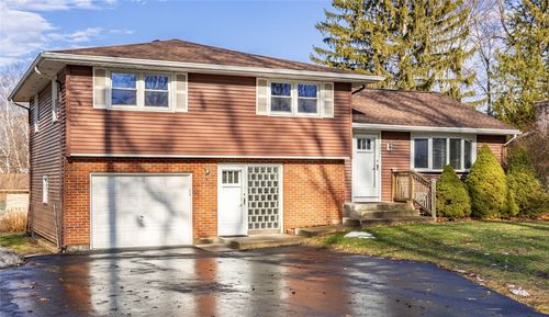 530 Westside Dr, Gates, NY, 14624-4039 | Card Image