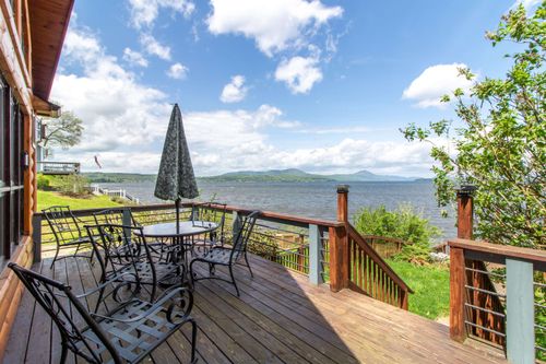 336 Spruce St, Newport, VT, 05855-9574 | Card Image