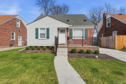 3202 N Connecticut Ave, Royal Oak, MI, 48073-3585 | Card Image