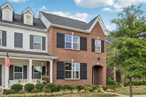 133 Saddlewood Ln, Hendersonville, TN, 37075-3197 | Card Image