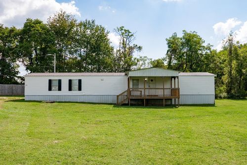 421 Delta Country Ln, Livingston, TN, 38570-8842 | Card Image